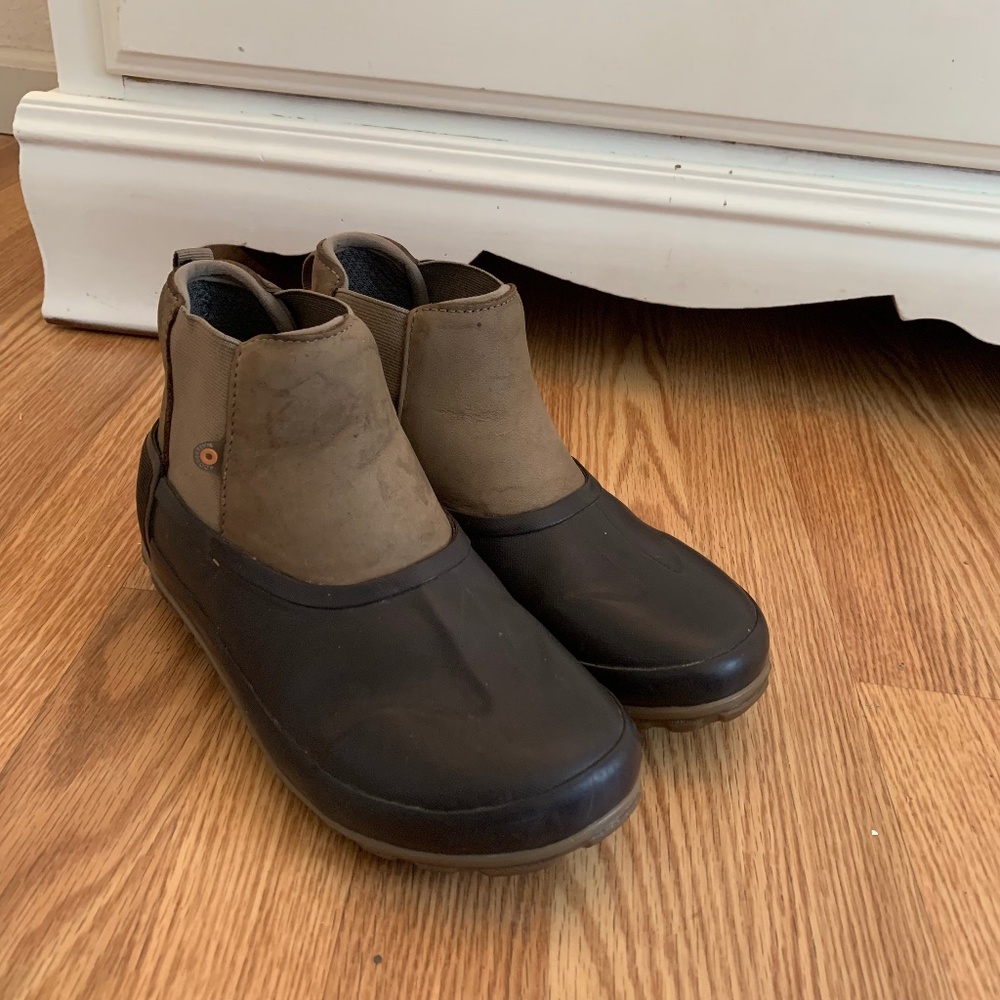 Women’s BOGS boots size 7
